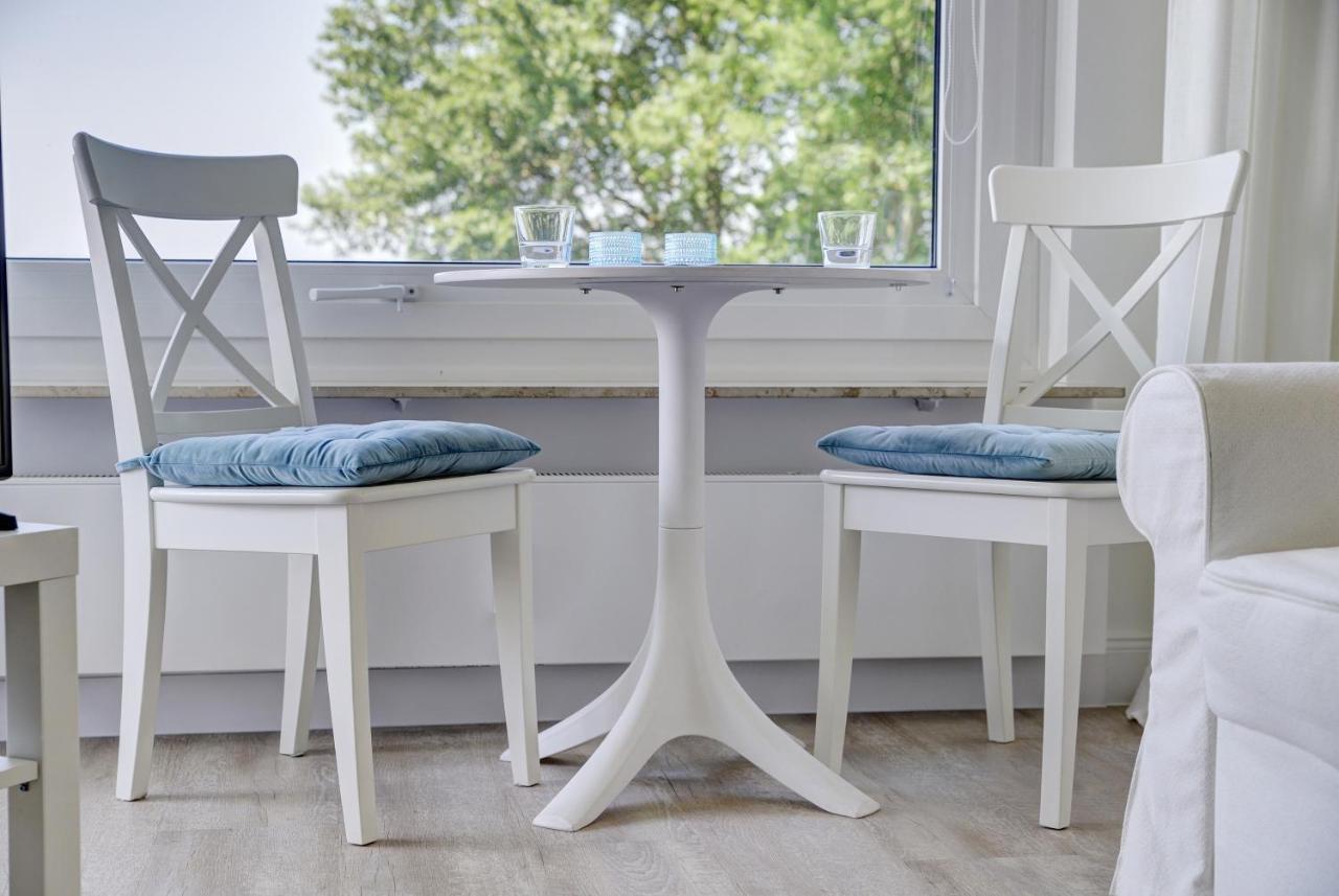 Fewo1846 - Fjordview - Komfortables Studioapartment Mit Balkon Und Meerblick Глюксбург Экстерьер фото
